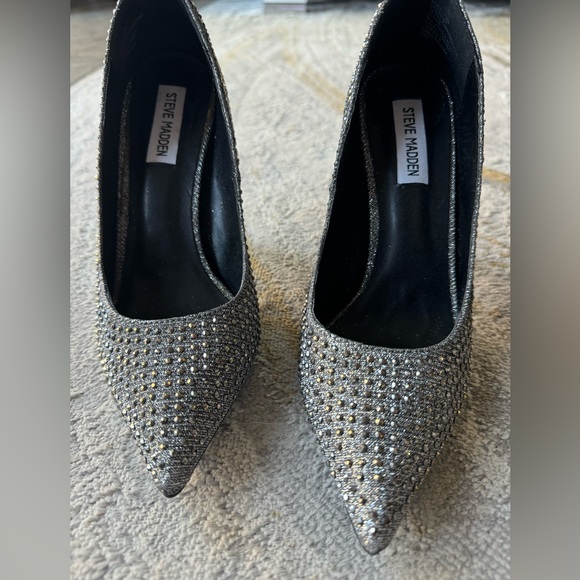 Steve Madden Daisie- R Rhinestone close toed heels! - Picture 5 of 8